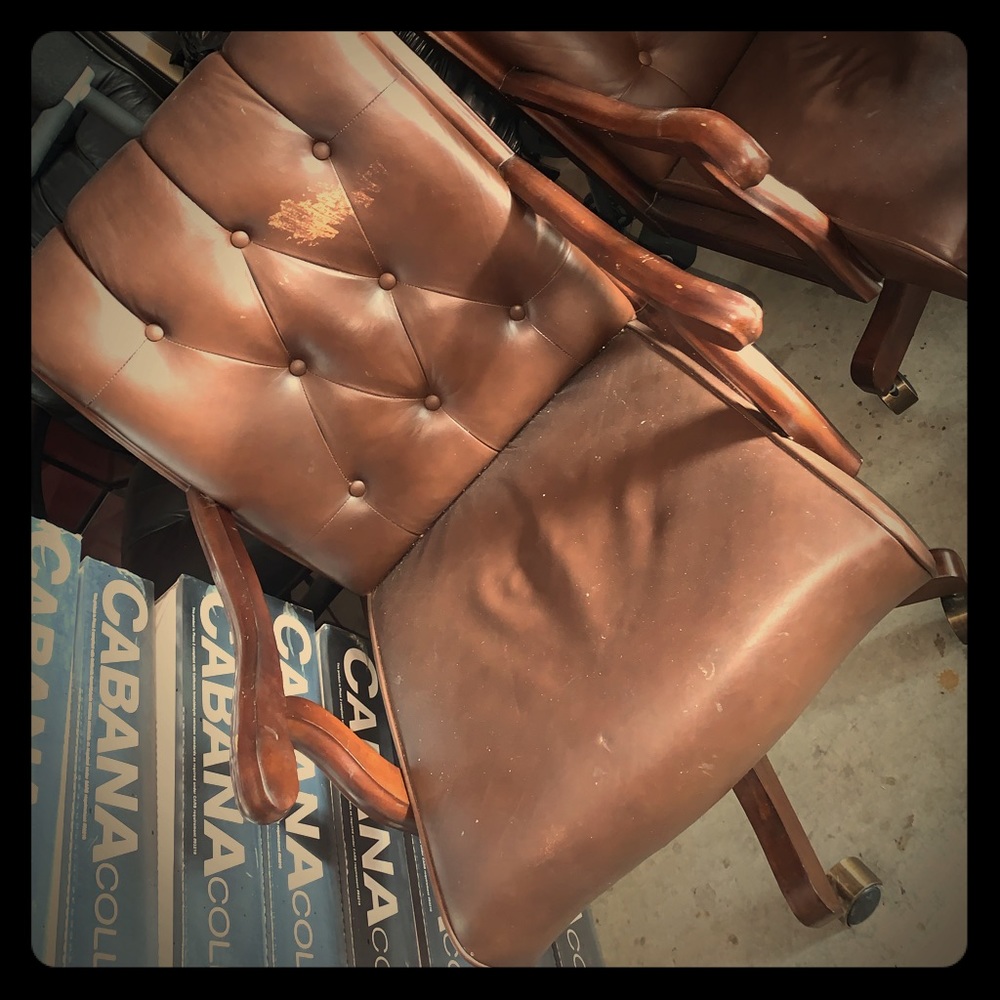 Poker/dining table with 5 original rolling chairs